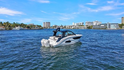 Sea Ray Sundancer 370 Outboard 3 2026 Sea Ray Sundancer 370 Outboard 4