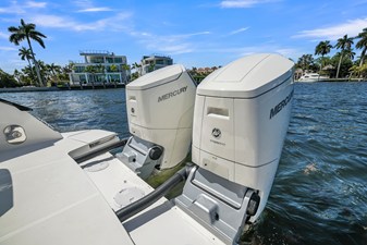 Sea Ray Sundancer 370 Outboard 7 2026 Sea Ray Sundancer 370 Outboard 8