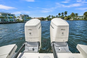 Sea Ray Sundancer 370 Outboard 8 2026 Sea Ray Sundancer 370 Outboard 9