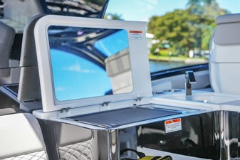 Sea Ray Sundancer 370 Outboard 14 2026 Sea Ray Sundancer 370 Outboard 15