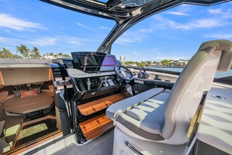 Sea Ray Sundancer 370 Outboard 19 2026 Sea Ray Sundancer 370 Outboard 20