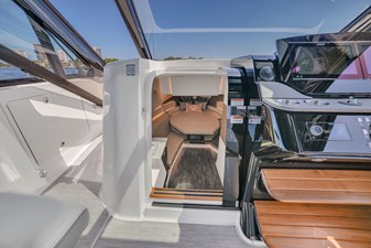 Sea Ray Sundancer 370 Outboard 24 2026 Sea Ray Sundancer 370 Outboard 25