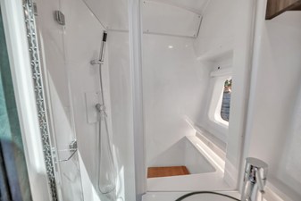 Sea Ray Sundancer 370 Outboard 37 2026 Sea Ray Sundancer 370 Outboard 38