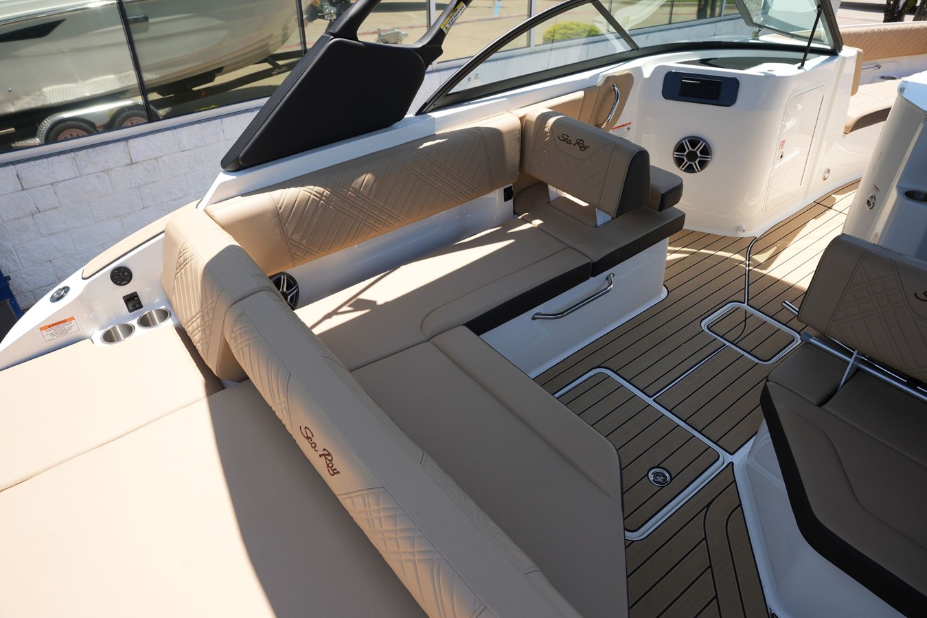 2026 Sea Ray SDX 230 10