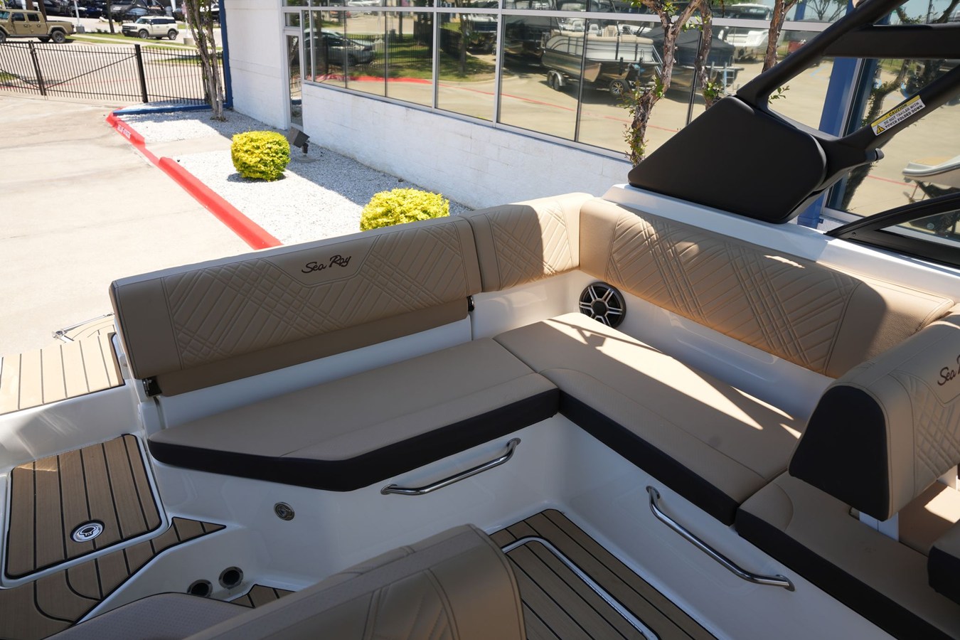 2026 Sea Ray SDX 230 12