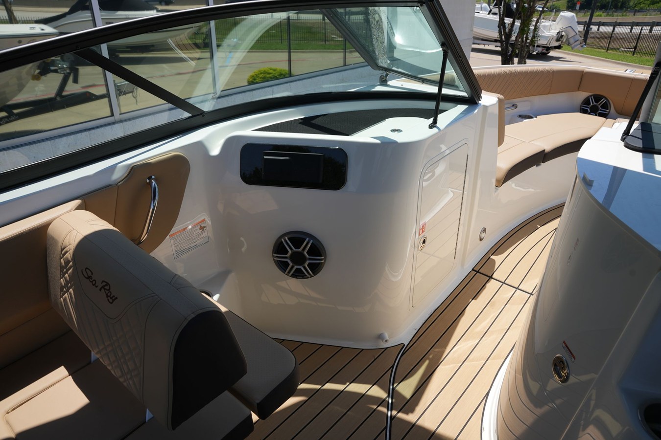 2026 Sea Ray SDX 230 19