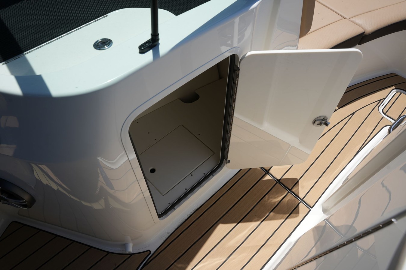2026 Sea Ray SDX 230 22