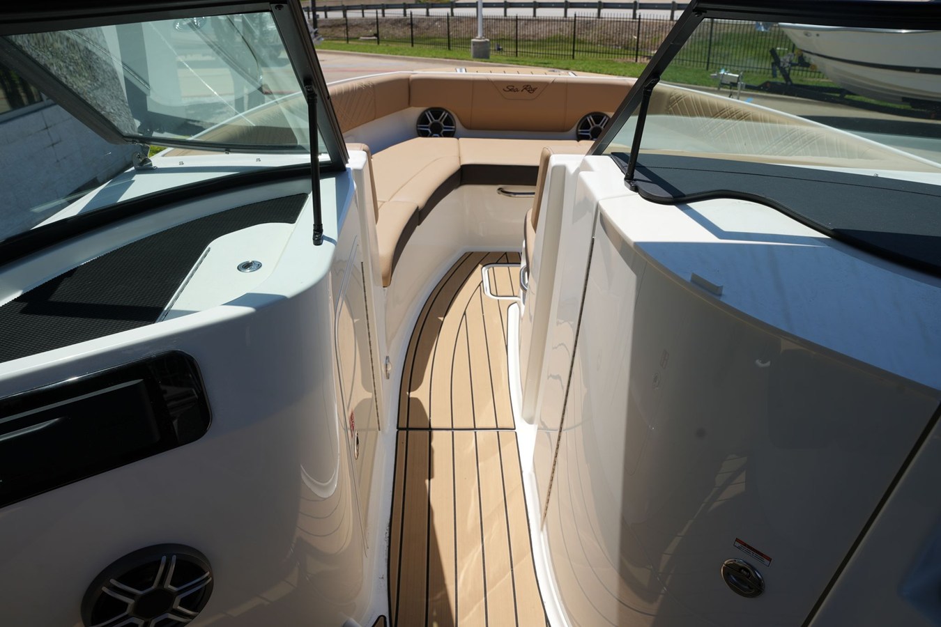 2026 Sea Ray SDX 230 25