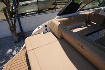 2026 Sea Ray SDX 230 7