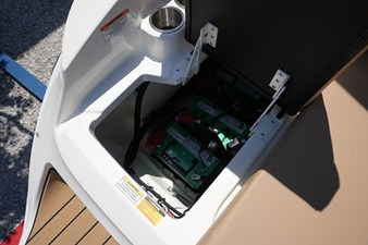2026 Sea Ray SDX 230 8