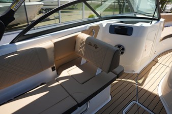 2026 Sea Ray SDX 230 14