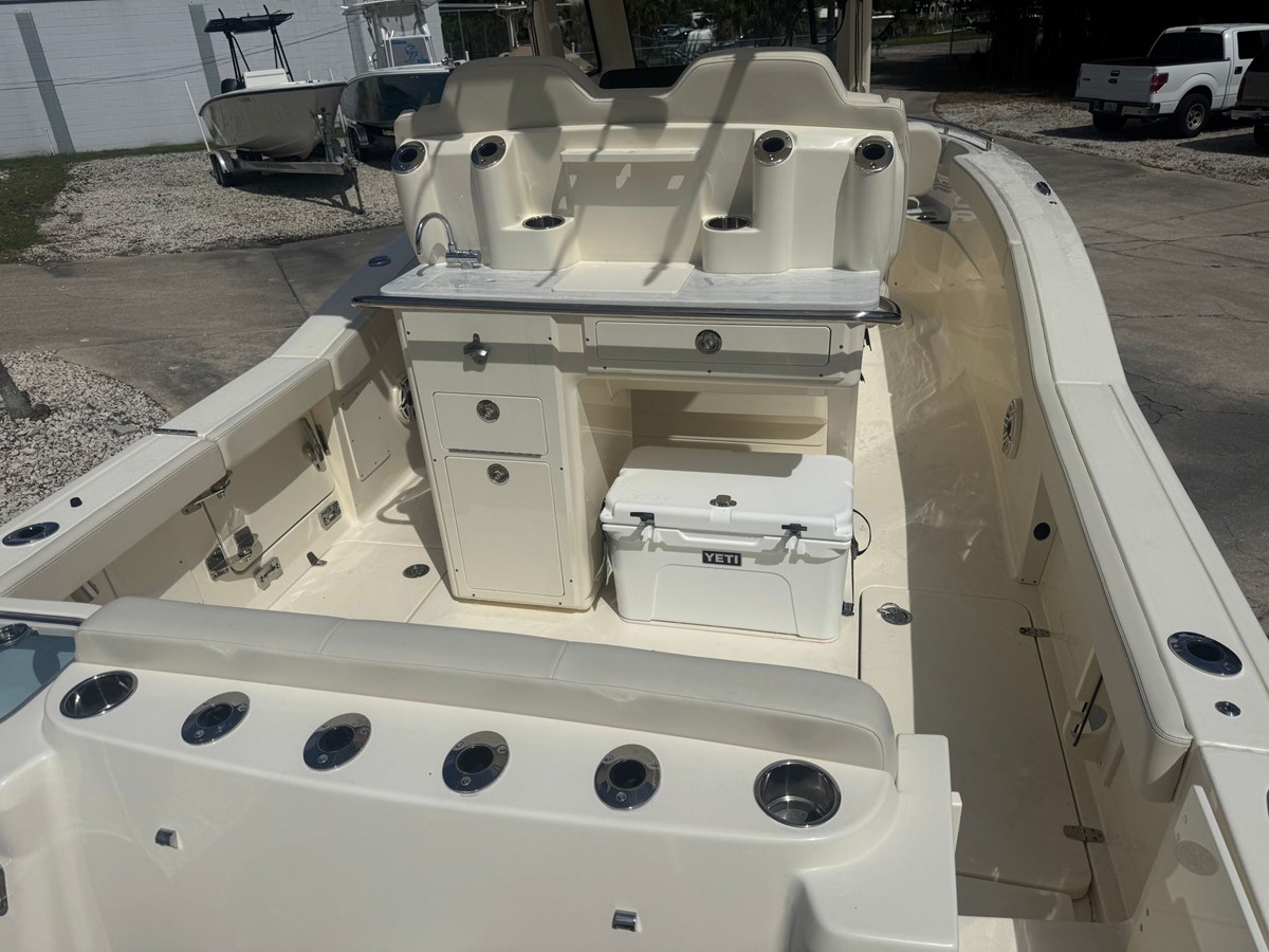 2027 Scout 260 LXF 6