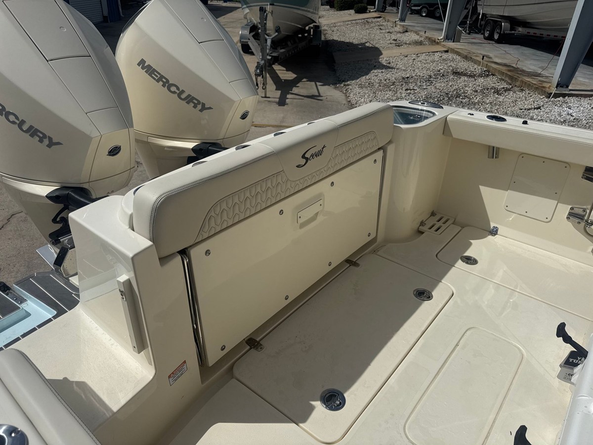 2027 Scout 260 LXF 7
