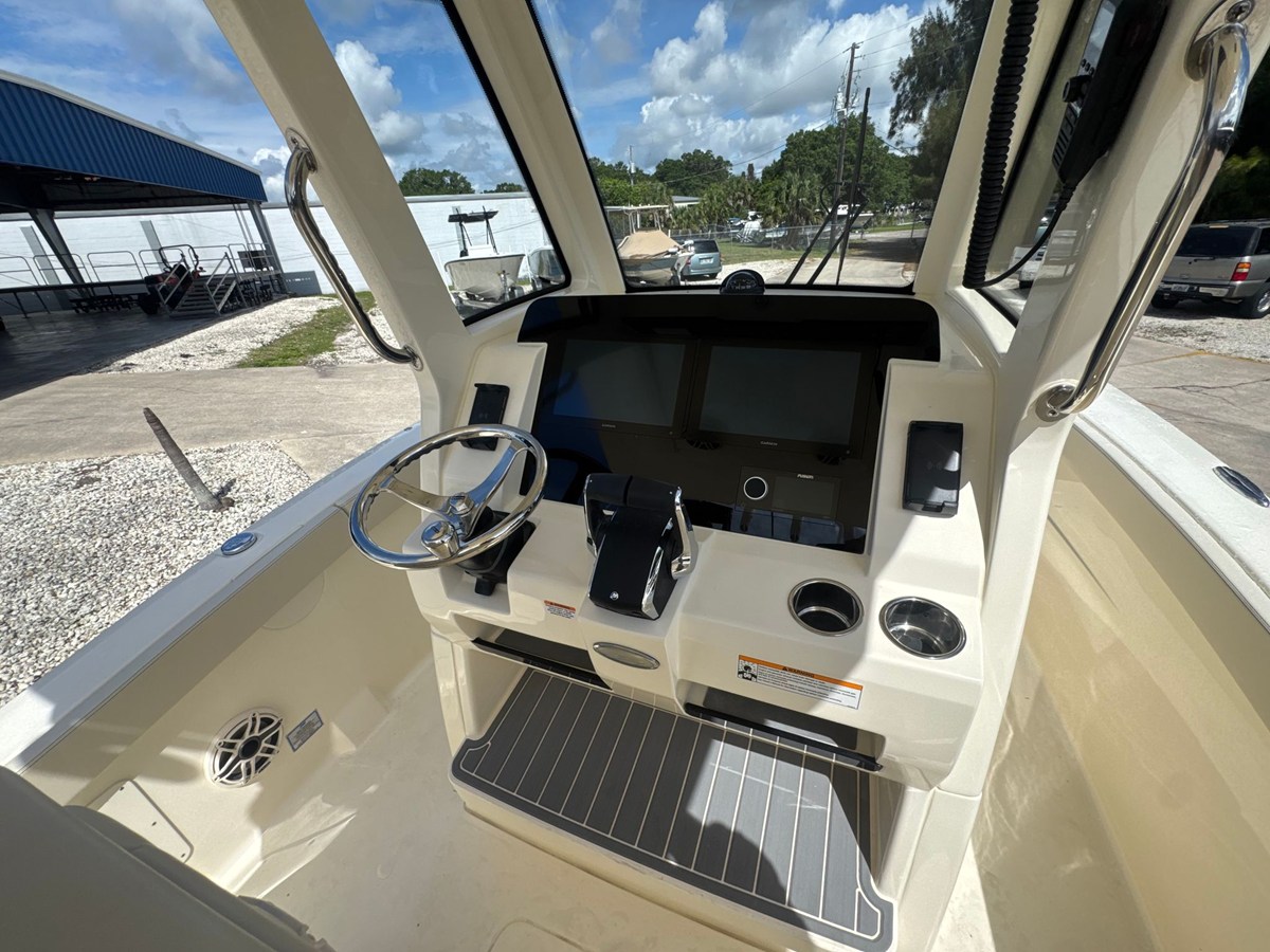 2027 Scout 260 LXF 11