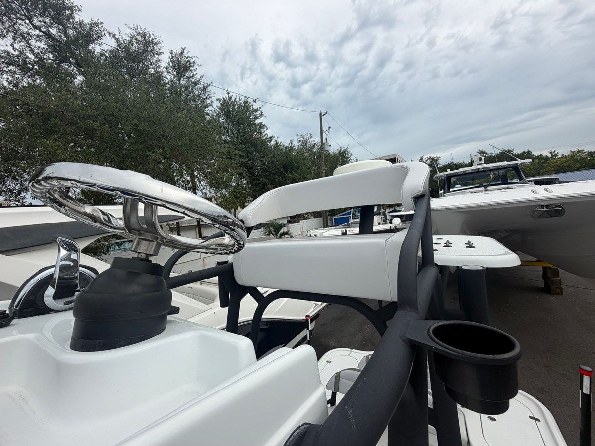 2019 Yellowfin 24CE 12