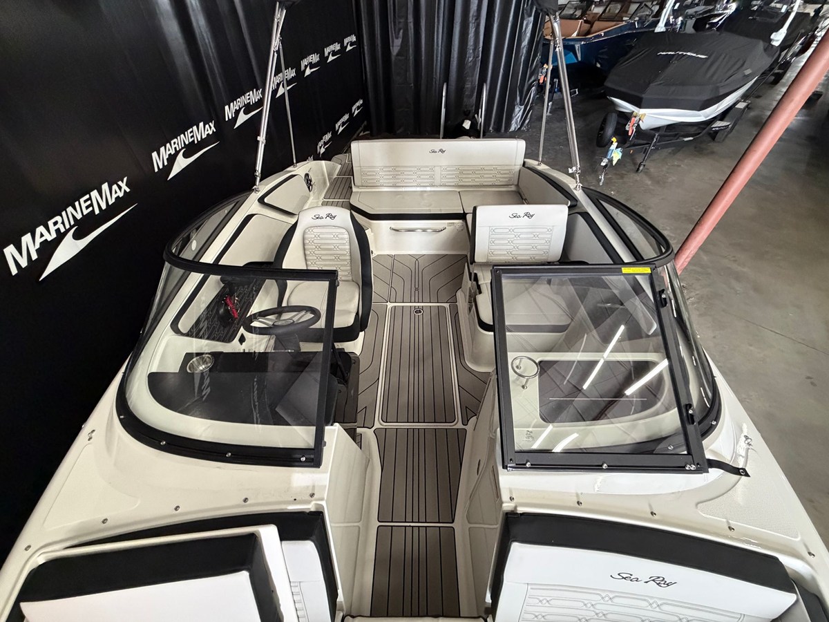 2026 Sea Ray SPX 210 54