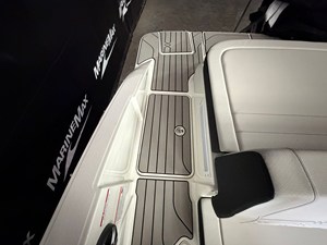 2026 Sea Ray SPX 210 15
