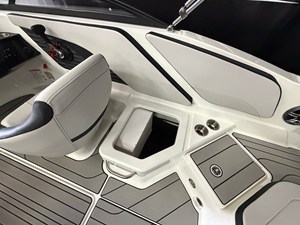 2026 Sea Ray SPX 210 20