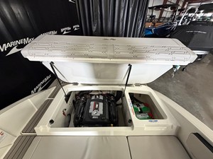 2026 Sea Ray SPX 210 21