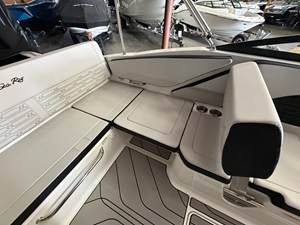 2026 Sea Ray SPX 210 24