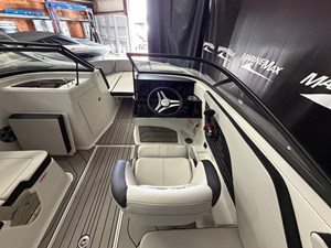 2026 Sea Ray SPX 210 36