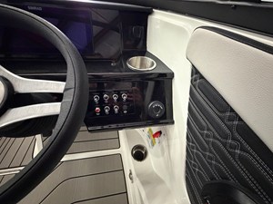 2026 Sea Ray SPX 210 41