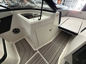 2026 Sea Ray SPX 210 43