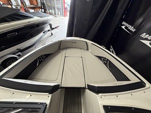 2026 Sea Ray SPX 210 45