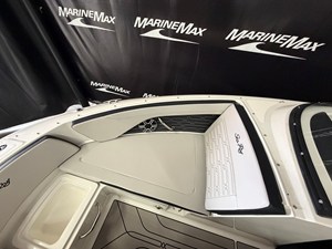 2026 Sea Ray SPX 210 46