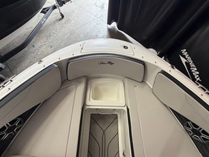2026 Sea Ray SPX 210 51
