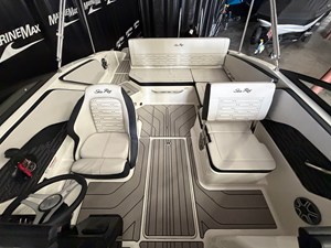 2026 Sea Ray SPX 210 55