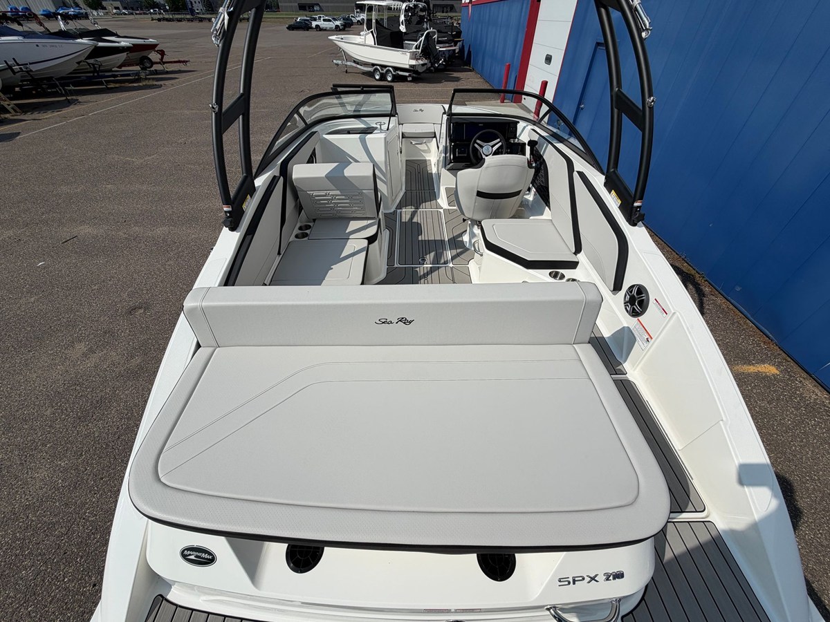 2027 Sea Ray SPX 210 7