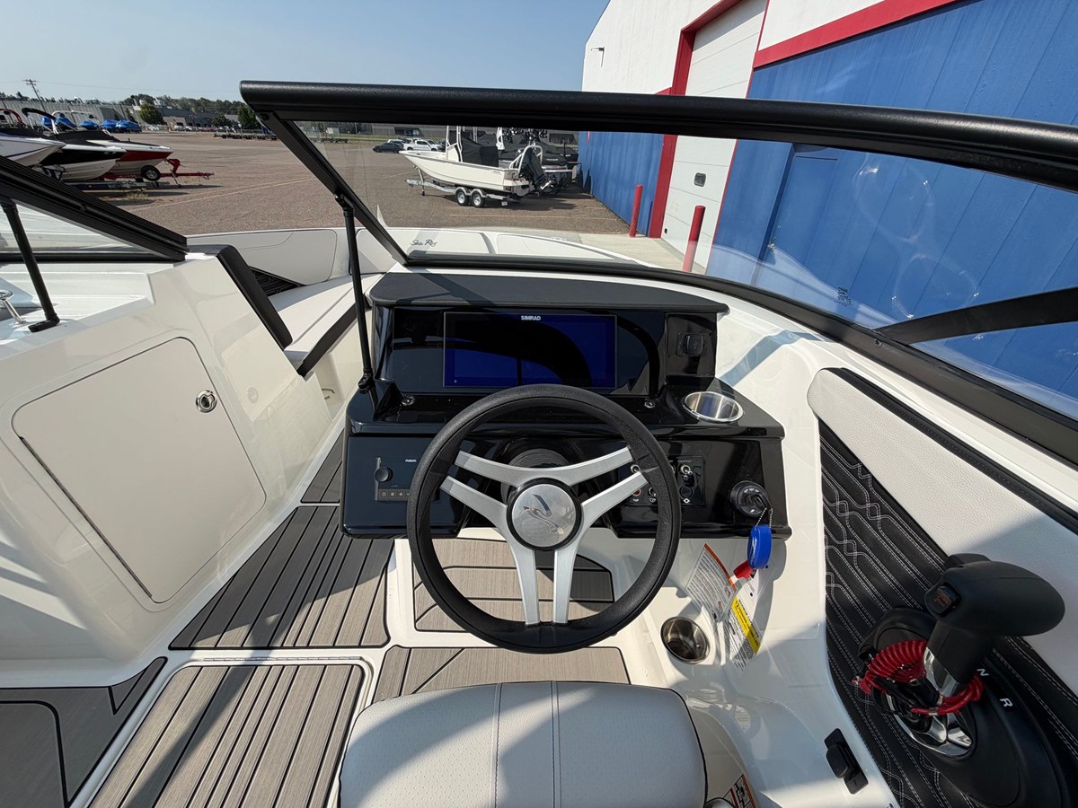 2027 Sea Ray SPX 210 29