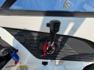 2027 Sea Ray SPX 210 26