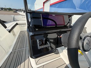 2027 Sea Ray SPX 210 28