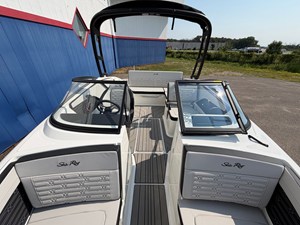 2027 Sea Ray SPX 210 34