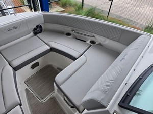 2026 Sea Ray SDX 250 Outboard 16