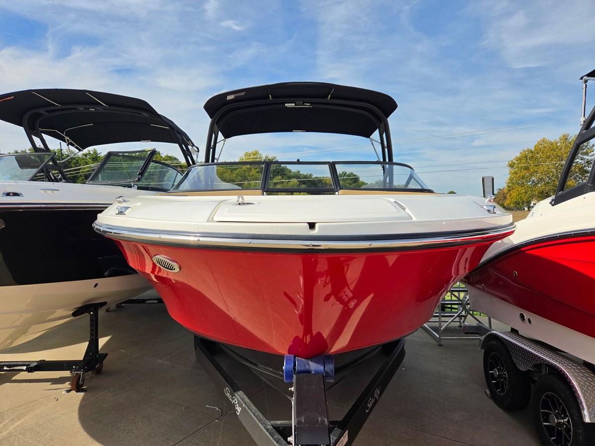 2027 Sea Ray SPX 210 4