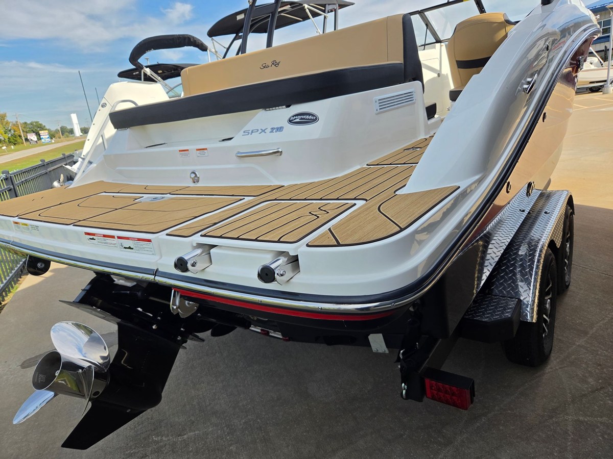 2027 Sea Ray SPX 210 6
