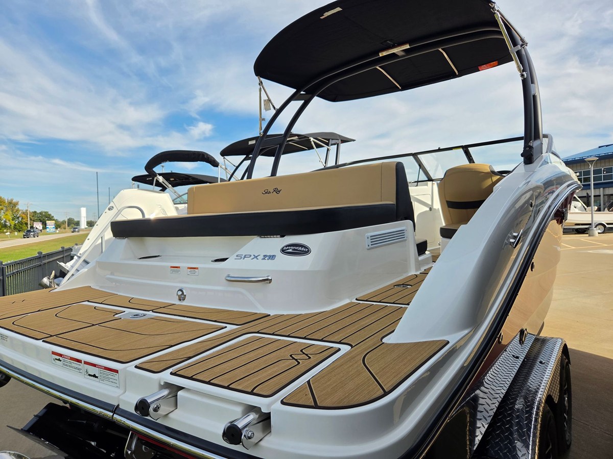 2027 Sea Ray SPX 210 7