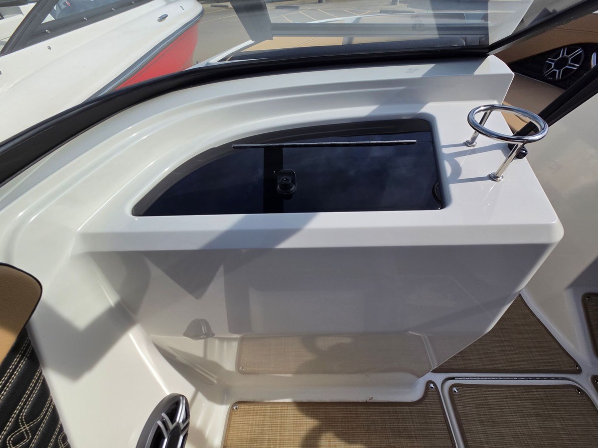 2027 Sea Ray SPX 210 20