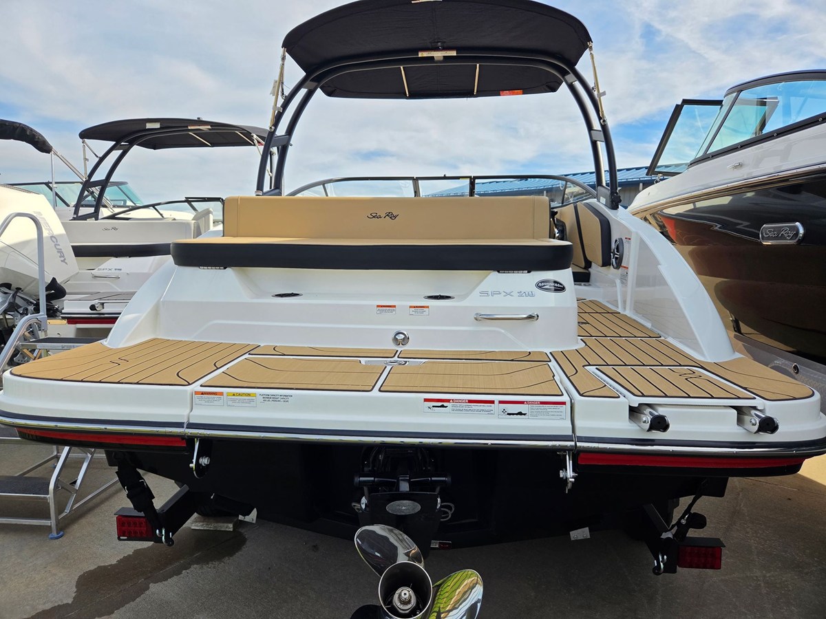 2027 Sea Ray SPX 210 29