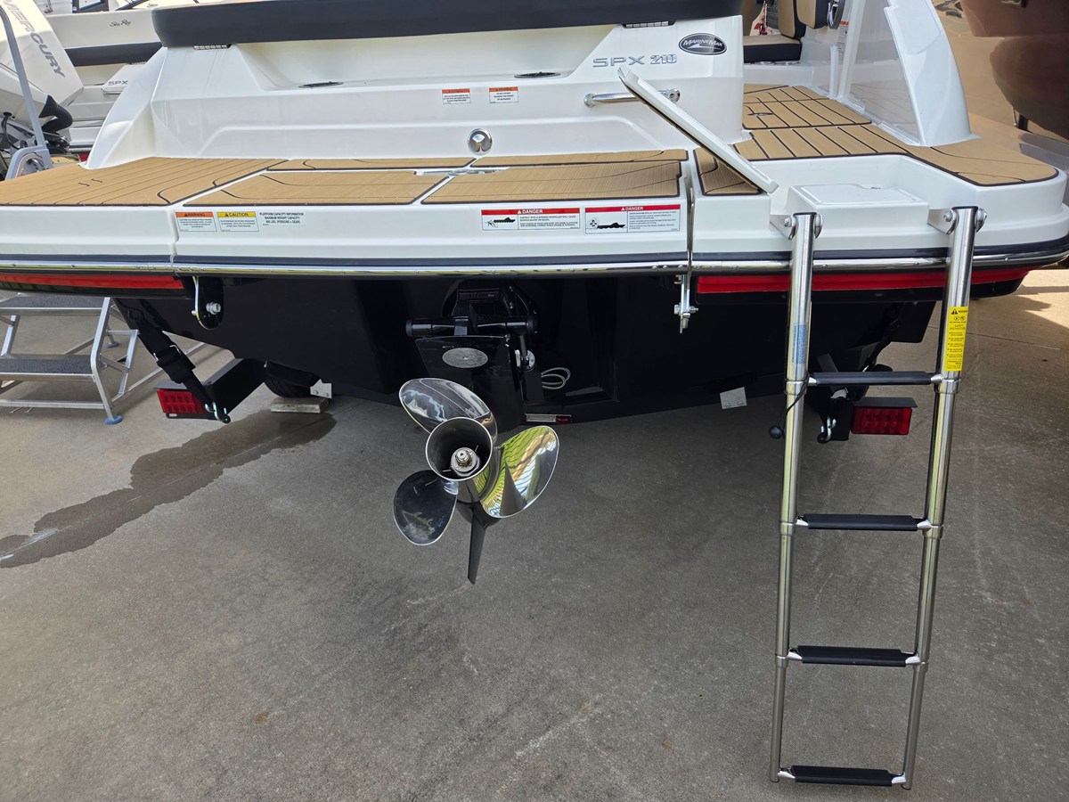 2027 Sea Ray SPX 210 30