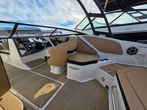 2027 Sea Ray SPX 210 12