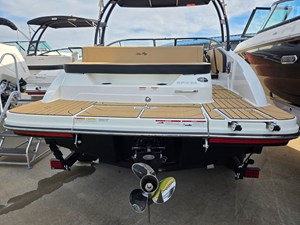 2027 Sea Ray SPX 210 28