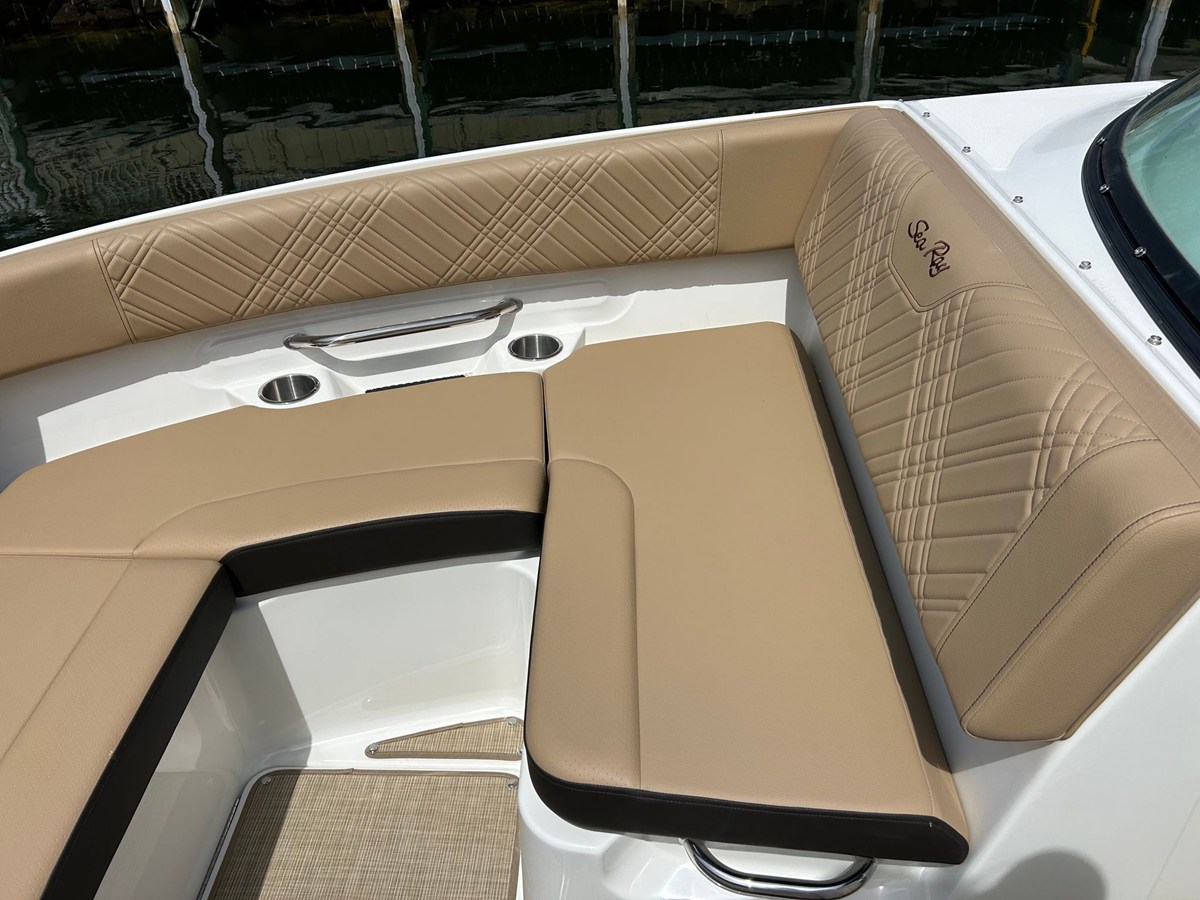 2026 Sea Ray SDX 250 Outboard 25