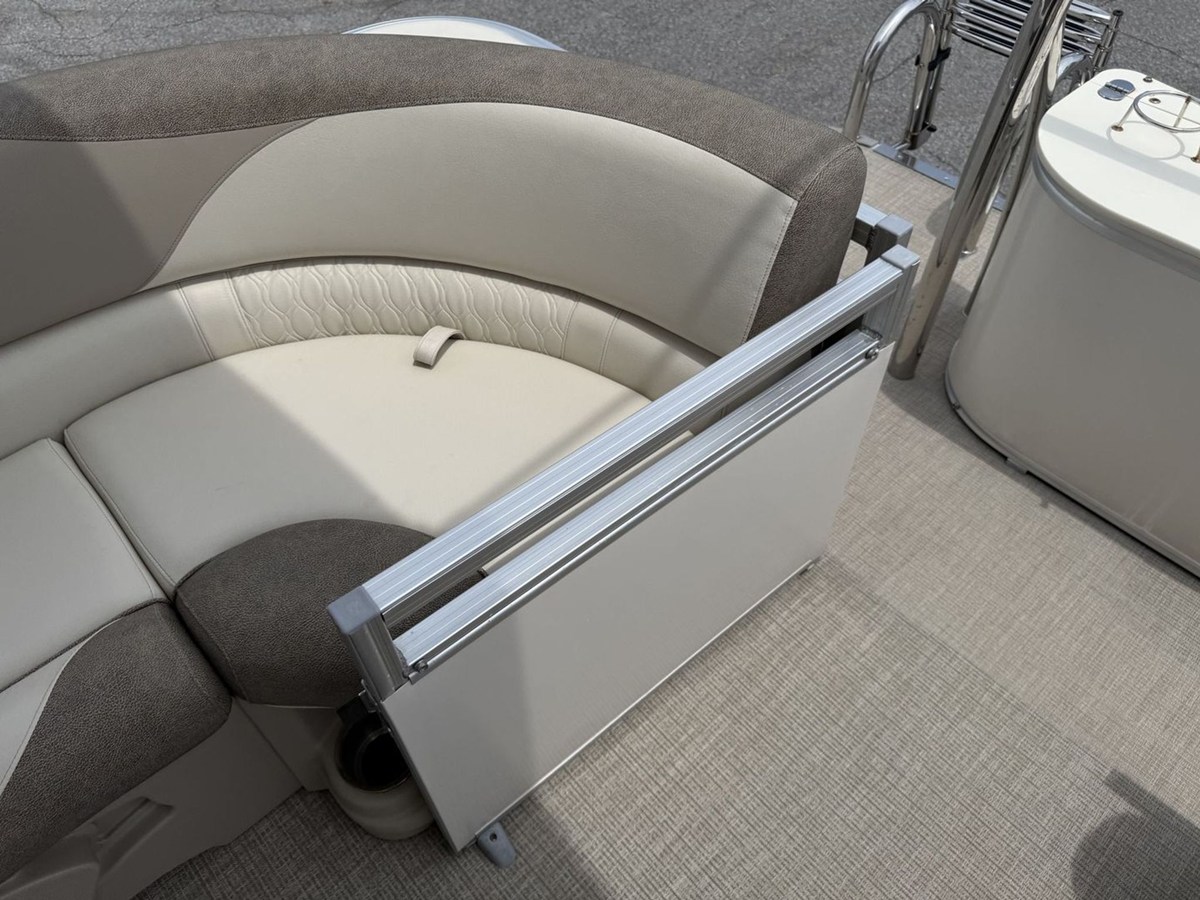 2023 Avalon 2385 LSZ QL 40