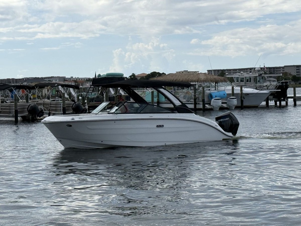2026 Sea Ray SDX 250 Outboard 6