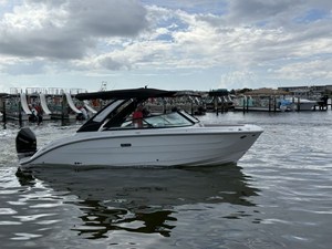 2026 Sea Ray SDX 250 Outboard 13