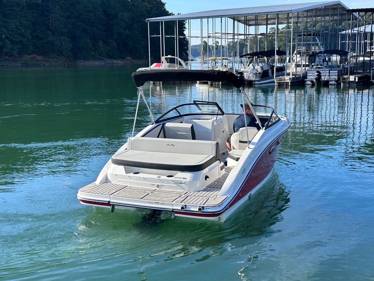 2026 Sea Ray SPX 210 7